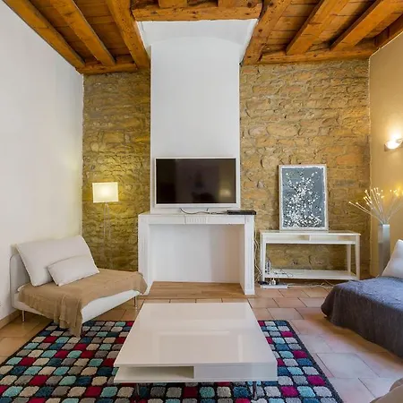 Luckey Homes- Rue De La Baleine *